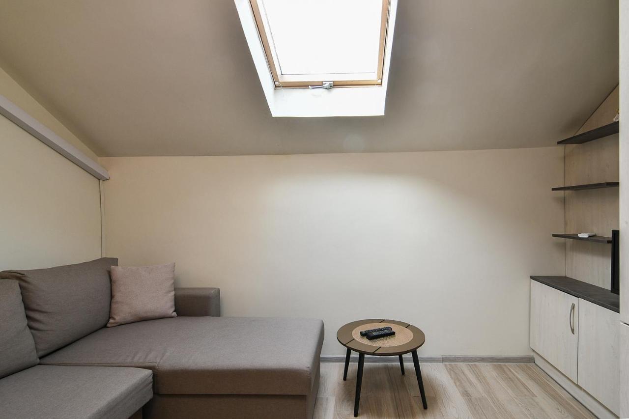 Small Studio On Budget In The Heart Of City Várna Kültér fotó